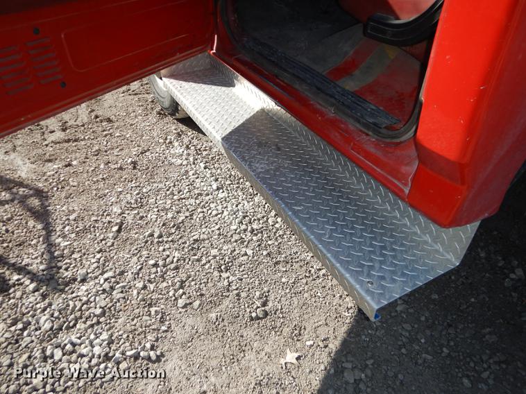 image for item DC0272 1987 Ford F350 Custom pickup truck cab and chassis