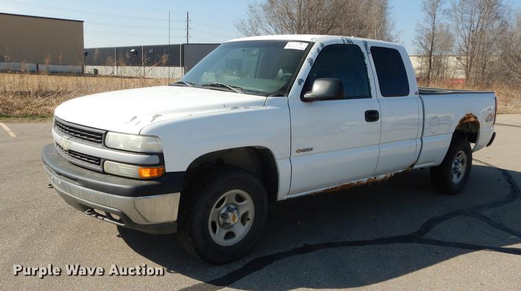 image for item DC0315 2001 Chevrolet Silverado 1500 Ext. Cab pickup truck