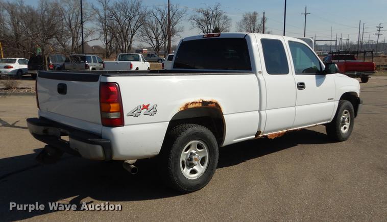 image for item DC0315 2001 Chevrolet Silverado 1500 Ext. Cab pickup truck