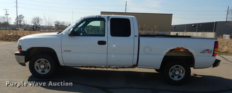 image for item DC0315 2001 Chevrolet Silverado 1500 Ext. Cab pickup truck