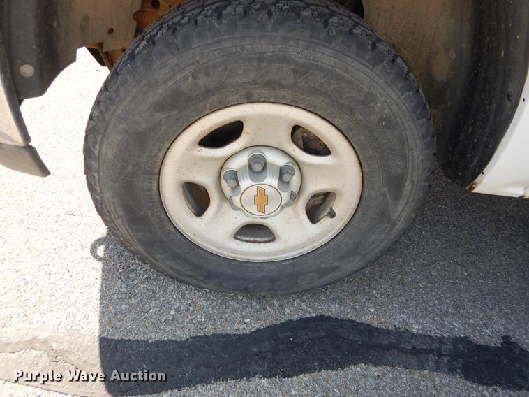 image for item DC0315 2001 Chevrolet Silverado 1500 Ext. Cab pickup truck