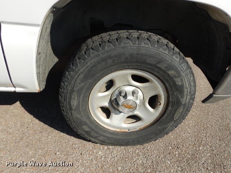 image for item DC0315 2001 Chevrolet Silverado 1500 Ext. Cab pickup truck