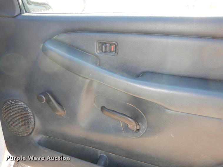 image for item DC0315 2001 Chevrolet Silverado 1500 Ext. Cab pickup truck