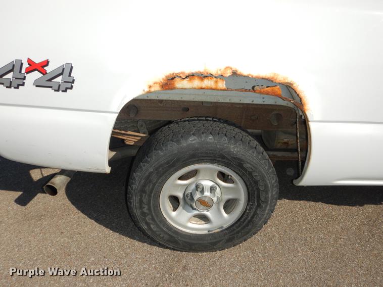 image for item DC0315 2001 Chevrolet Silverado 1500 Ext. Cab pickup truck