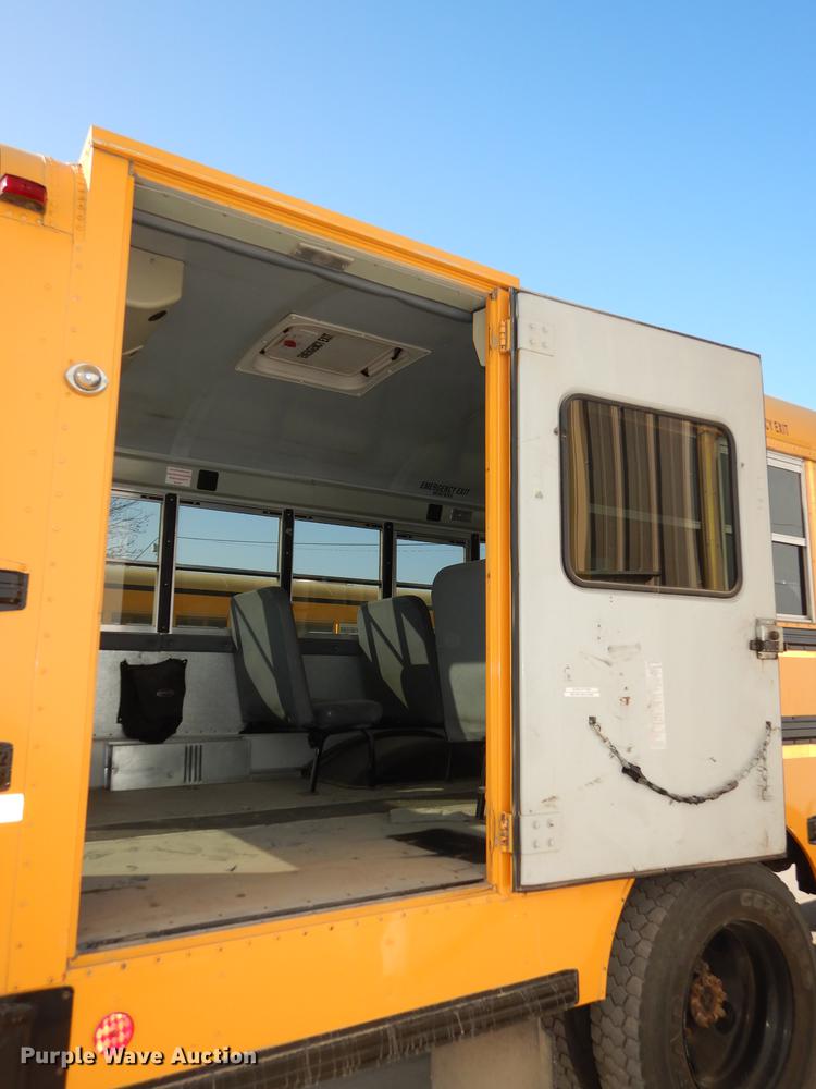 image for item DC0350 2006 International CE200 school bus