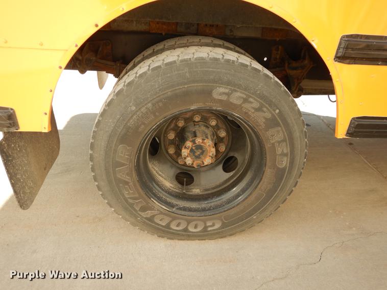 image for item DC0350 2006 International CE200 school bus