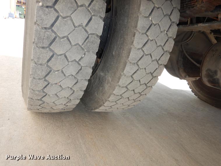 image for item DC0350 2006 International CE200 school bus