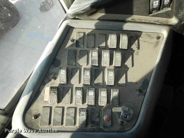 image for item DC0350 2006 International CE200 school bus