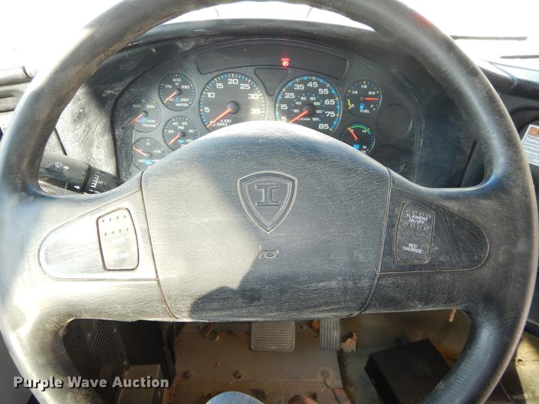 image for item DC0350 2006 International CE200 school bus