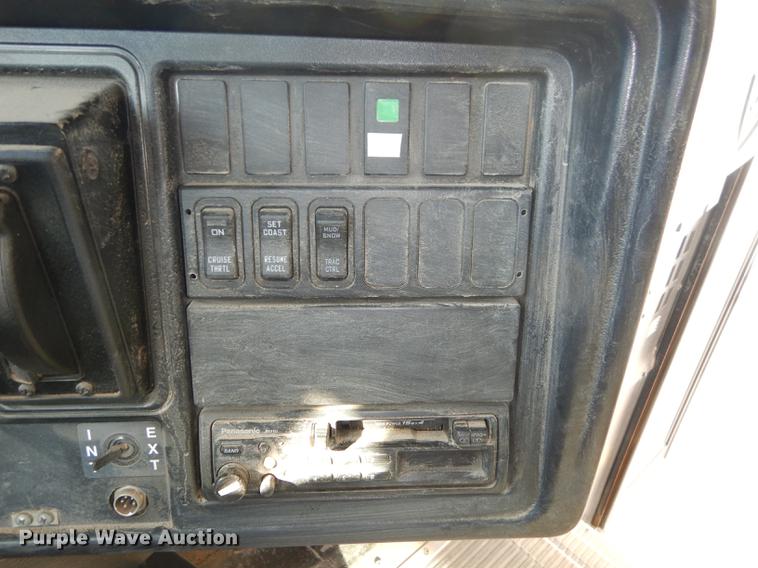 image for item DC0350 2006 International CE200 school bus