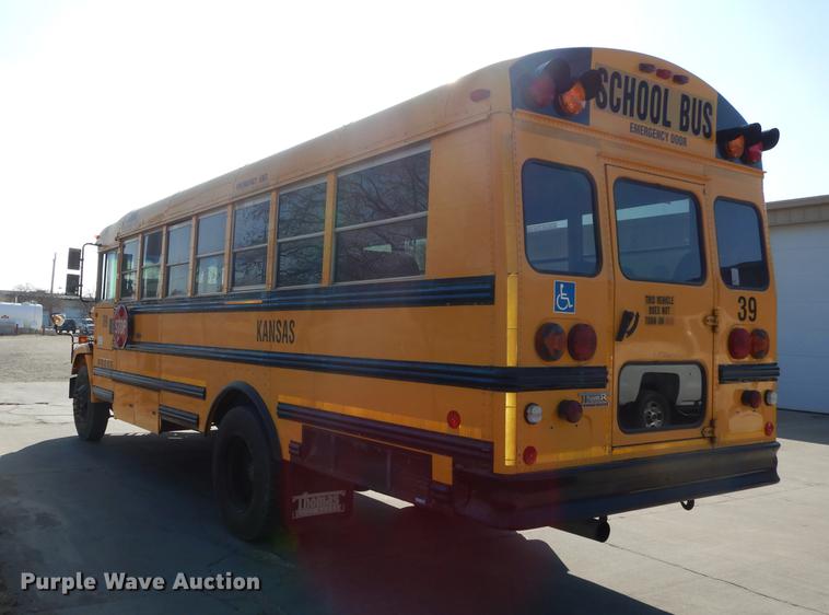 image for item DC0351 2004 Freightliner FS65 Thomas school bus