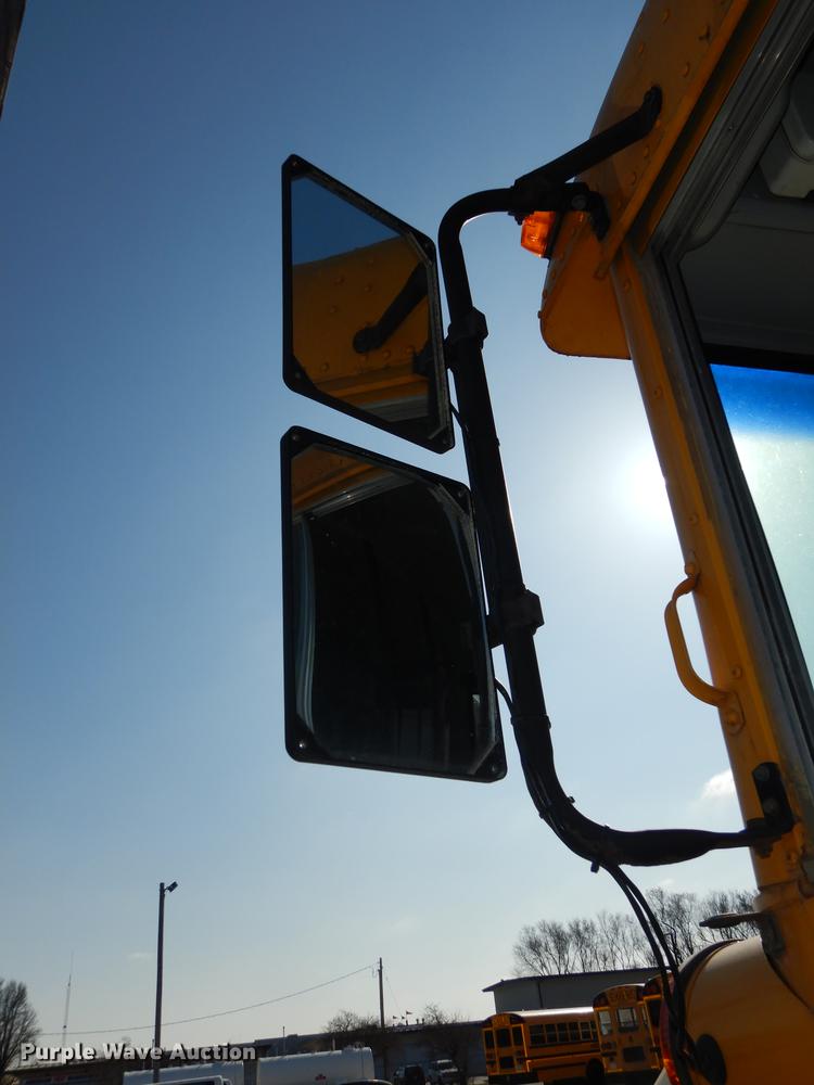 image for item DC0351 2004 Freightliner FS65 Thomas school bus