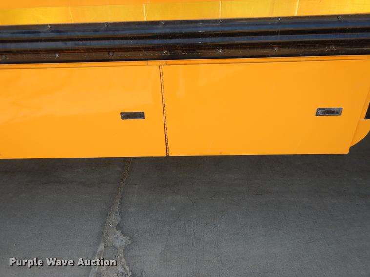 image for item DC0351 2004 Freightliner FS65 Thomas school bus