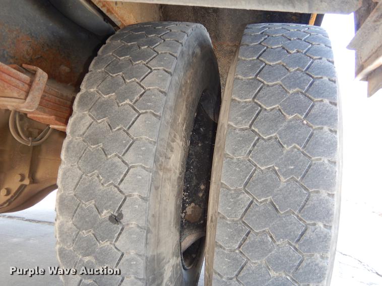 image for item DC0351 2004 Freightliner FS65 Thomas school bus