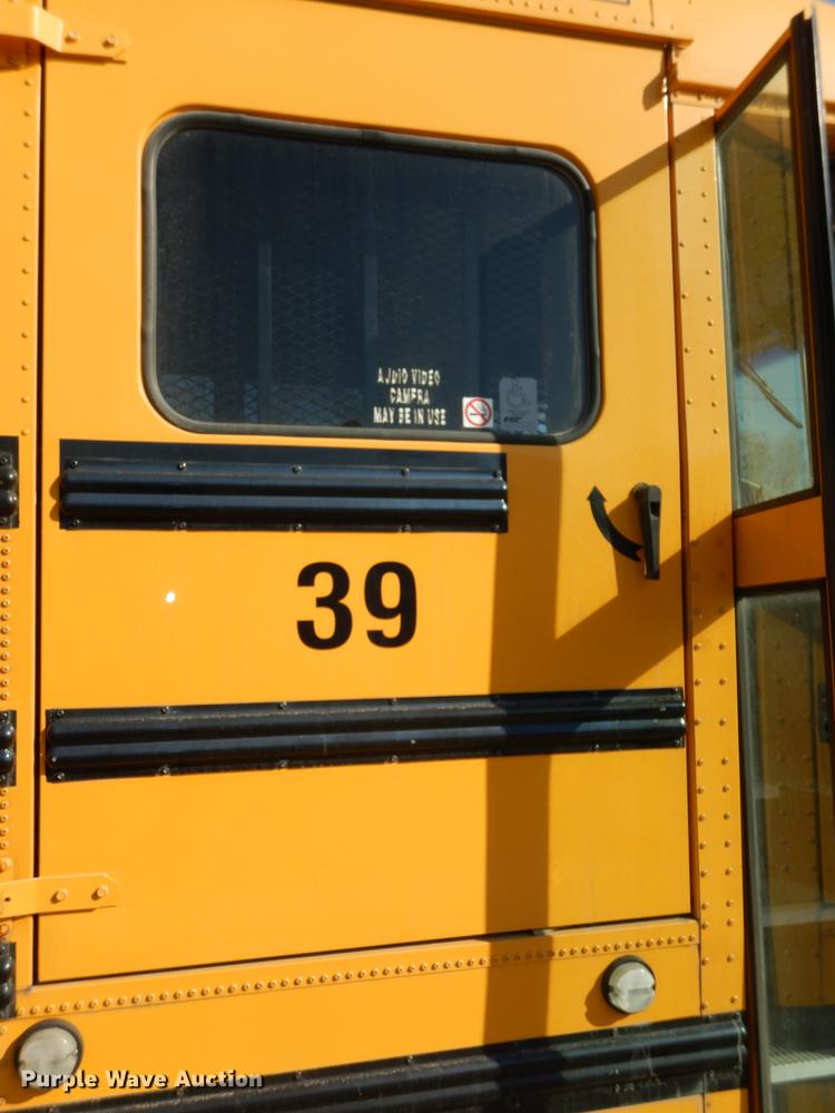 image for item DC0351 2004 Freightliner FS65 Thomas school bus