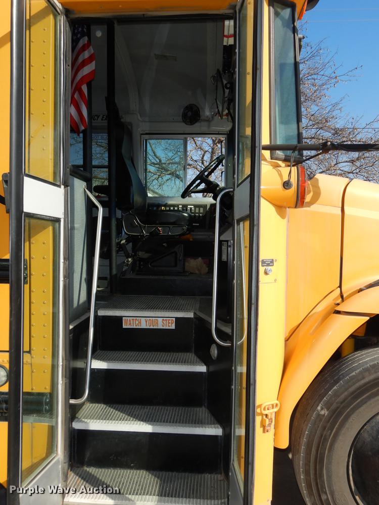 image for item DC0351 2004 Freightliner FS65 Thomas school bus