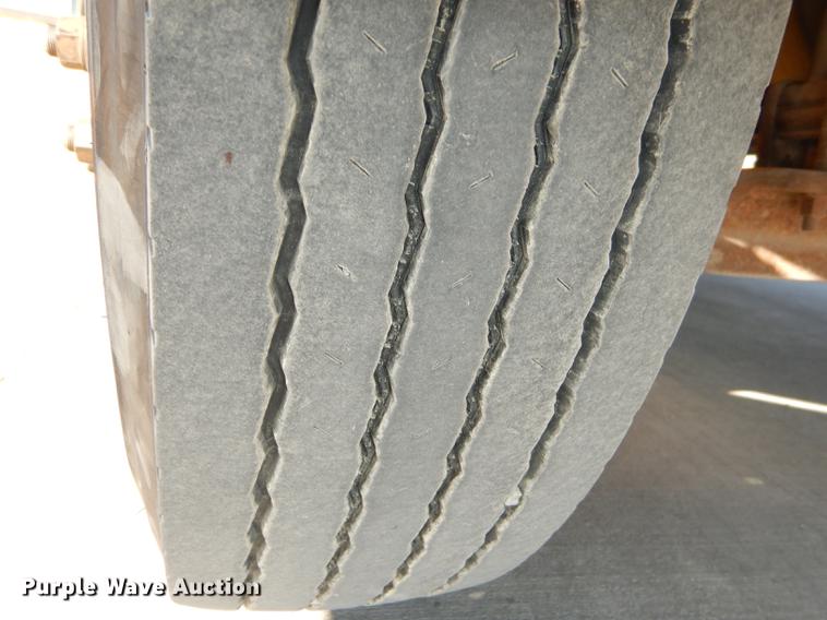 image for item DC0351 2004 Freightliner FS65 Thomas school bus