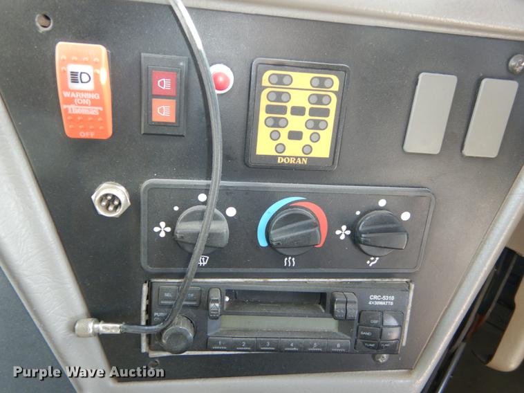 image for item DC0351 2004 Freightliner FS65 Thomas school bus