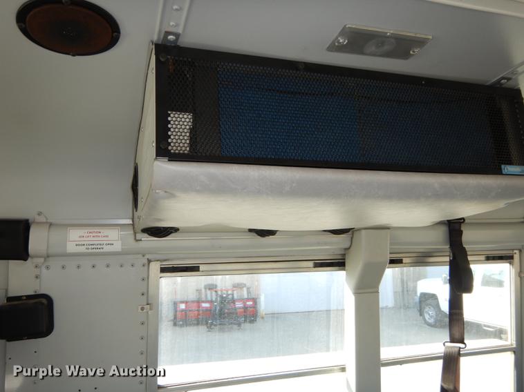 image for item DC0351 2004 Freightliner FS65 Thomas school bus