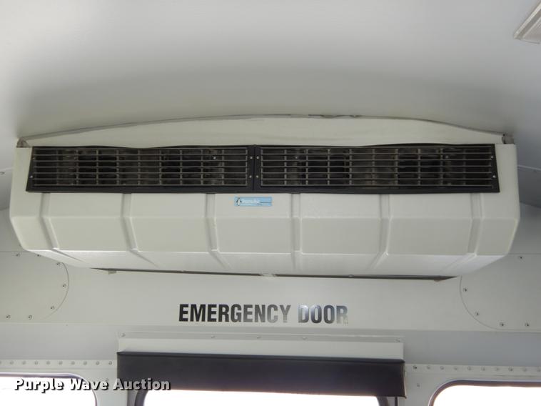 image for item DC0351 2004 Freightliner FS65 Thomas school bus