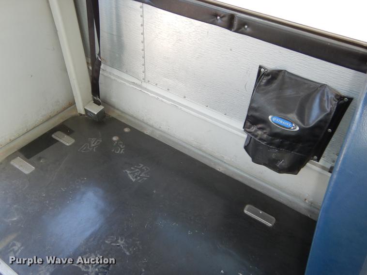 image for item DC0351 2004 Freightliner FS65 Thomas school bus