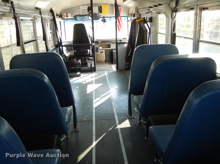 image for item DC0351 2004 Freightliner FS65 Thomas school bus