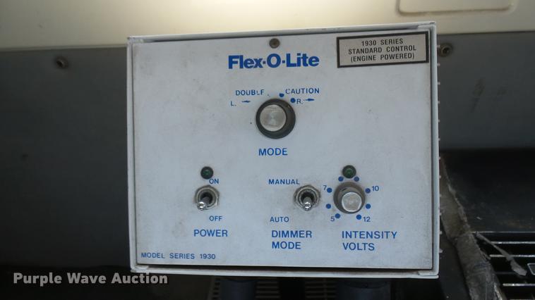 image for item DC1782 1989 GMC Forward W7 platform truck