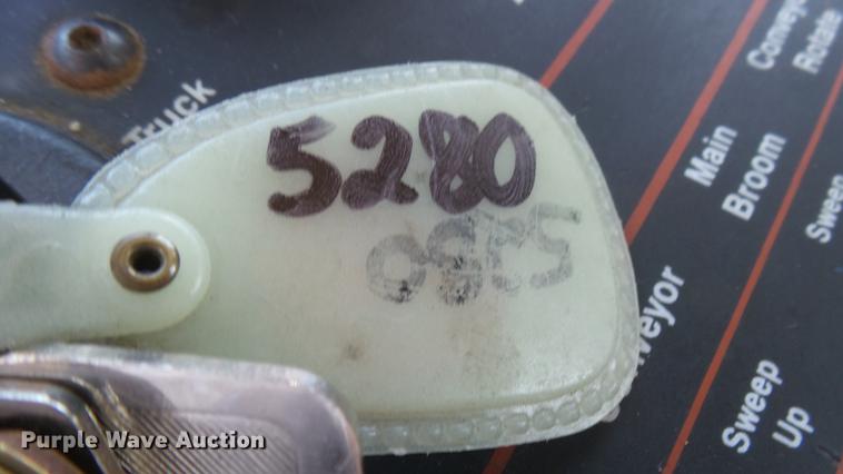 image for item DC1782 1989 GMC Forward W7 platform truck