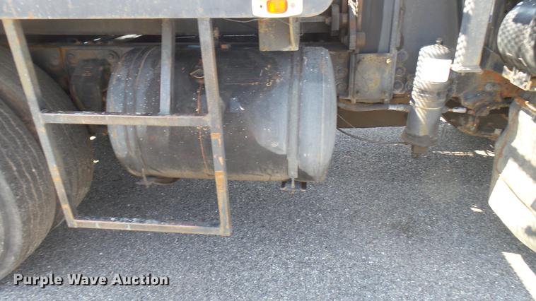 image for item DC1782 1989 GMC Forward W7 platform truck