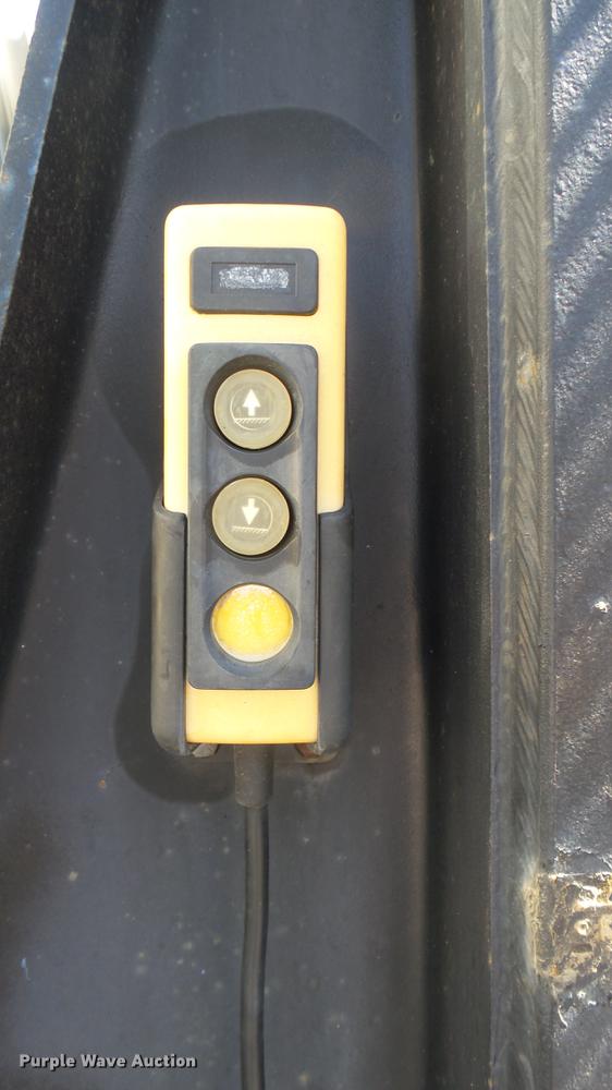 image for item DC1782 1989 GMC Forward W7 platform truck