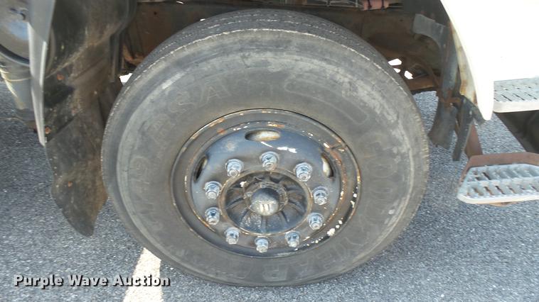 image for item DC1782 1989 GMC Forward W7 platform truck