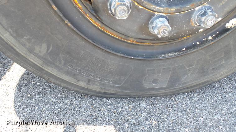 image for item DC1782 1989 GMC Forward W7 platform truck