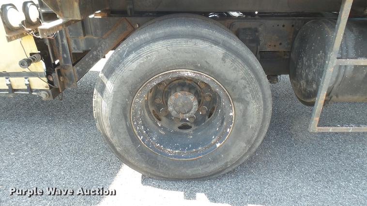 image for item DC1782 1989 GMC Forward W7 platform truck