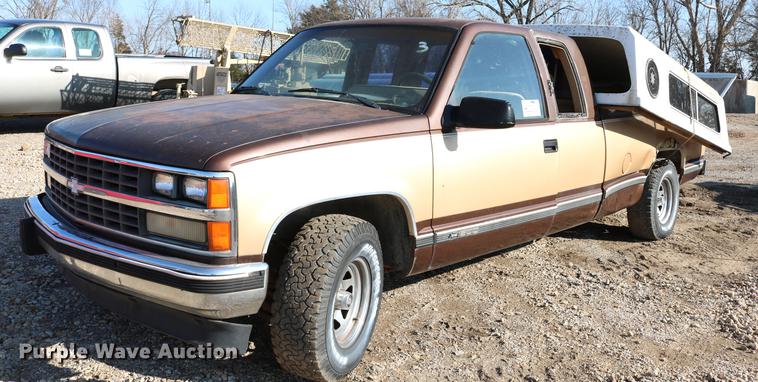 image for item DC3500 1988 Chevrolet 1500 Ext. Cab pickup truck
