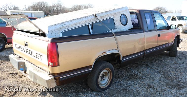 image for item DC3500 1988 Chevrolet 1500 Ext. Cab pickup truck