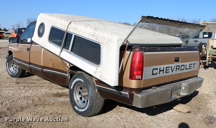 image for item DC3500 1988 Chevrolet 1500 Ext. Cab pickup truck