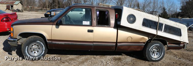 image for item DC3500 1988 Chevrolet 1500 Ext. Cab pickup truck