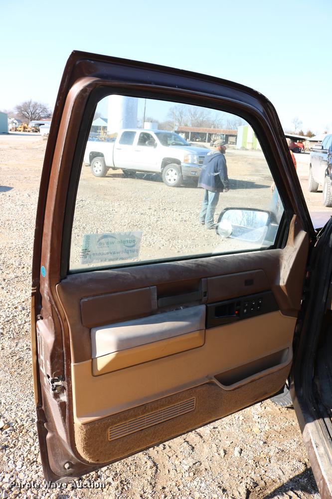 image for item DC3500 1988 Chevrolet 1500 Ext. Cab pickup truck