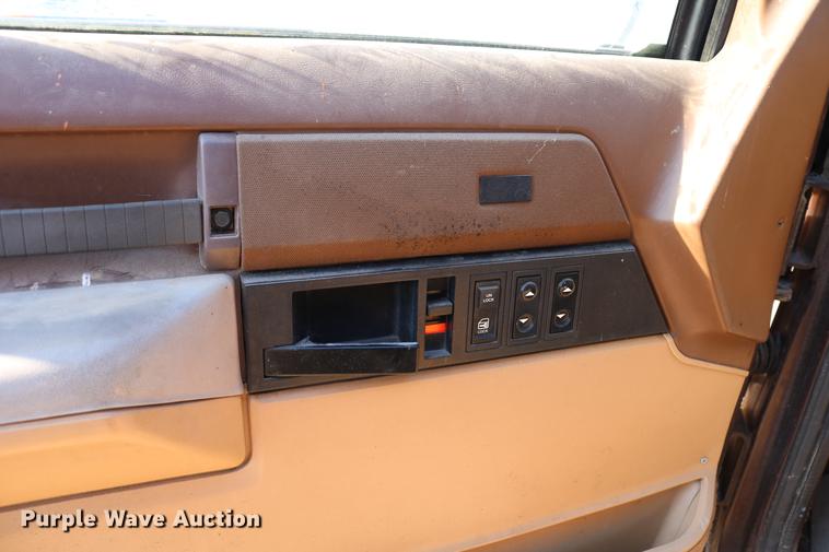 image for item DC3500 1988 Chevrolet 1500 Ext. Cab pickup truck