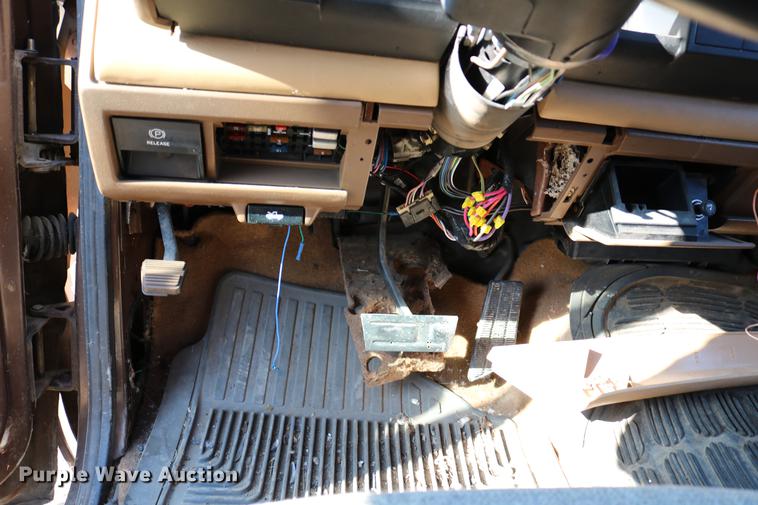 image for item DC3500 1988 Chevrolet 1500 Ext. Cab pickup truck