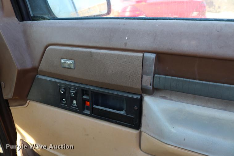 image for item DC3500 1988 Chevrolet 1500 Ext. Cab pickup truck