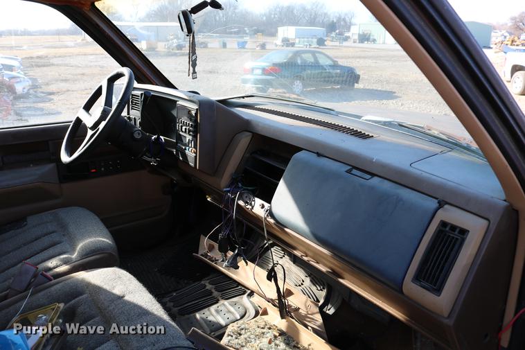 image for item DC3500 1988 Chevrolet 1500 Ext. Cab pickup truck