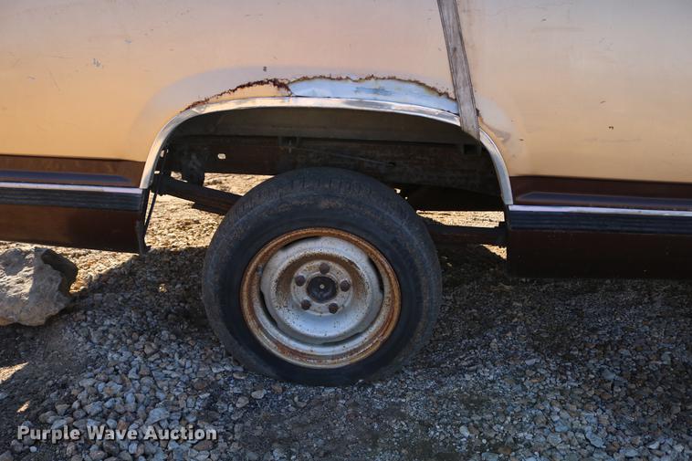 image for item DC3500 1988 Chevrolet 1500 Ext. Cab pickup truck