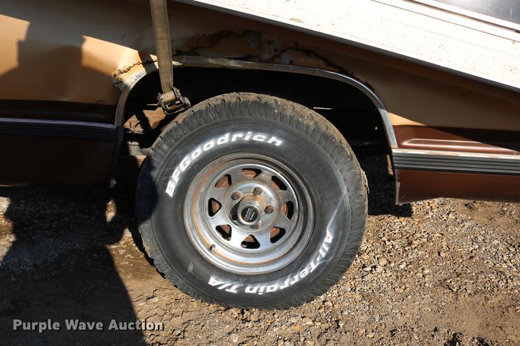 image for item DC3500 1988 Chevrolet 1500 Ext. Cab pickup truck