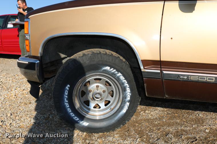 image for item DC3500 1988 Chevrolet 1500 Ext. Cab pickup truck