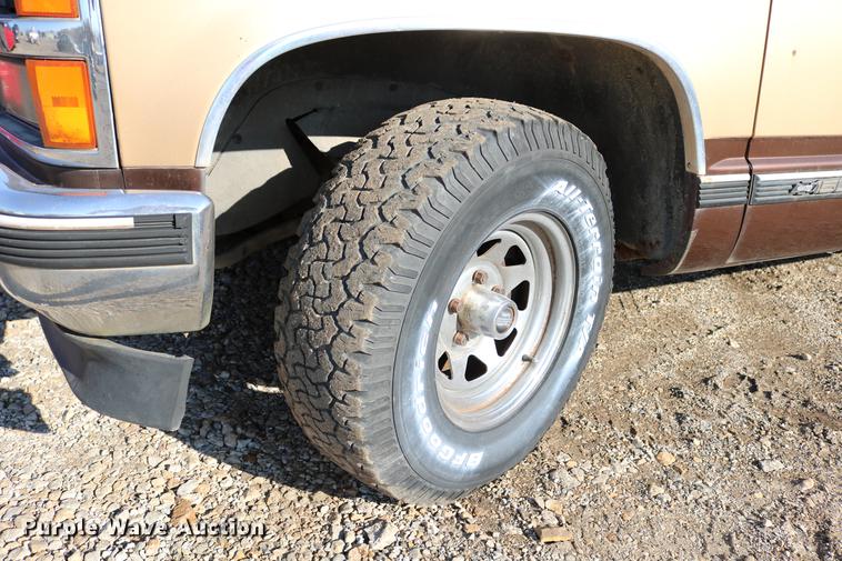 image for item DC3500 1988 Chevrolet 1500 Ext. Cab pickup truck