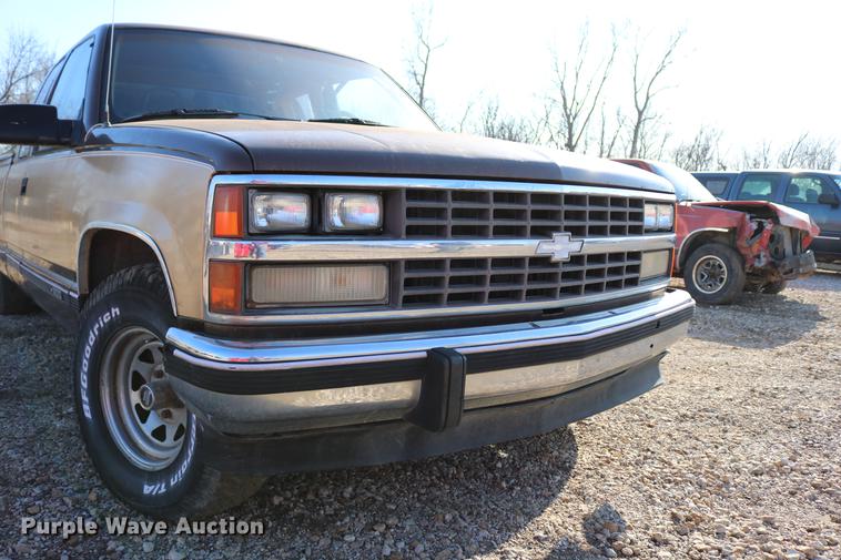 image for item DC3500 1988 Chevrolet 1500 Ext. Cab pickup truck