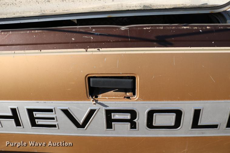 image for item DC3500 1988 Chevrolet 1500 Ext. Cab pickup truck