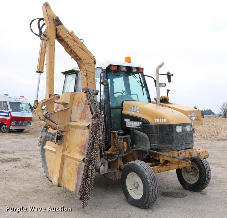 image for item DC3533 1998 New Holland TS110 tractor