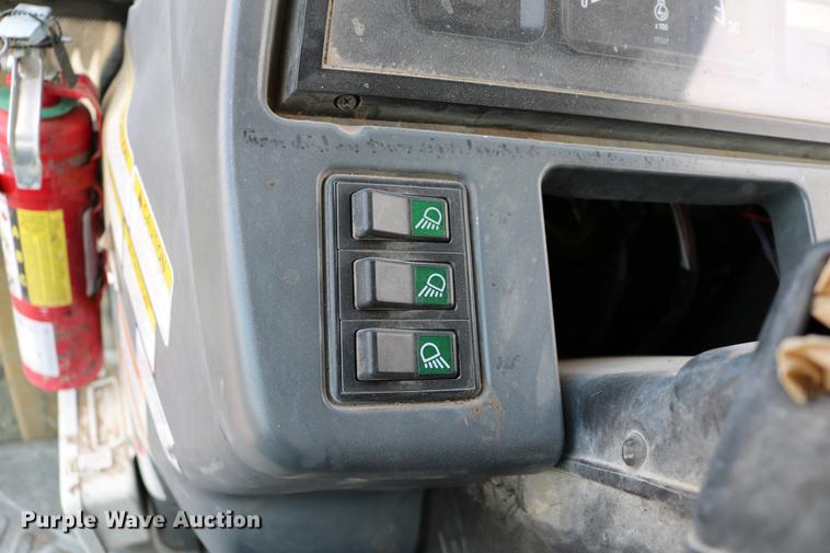 image for item DC3533 1998 New Holland TS110 tractor